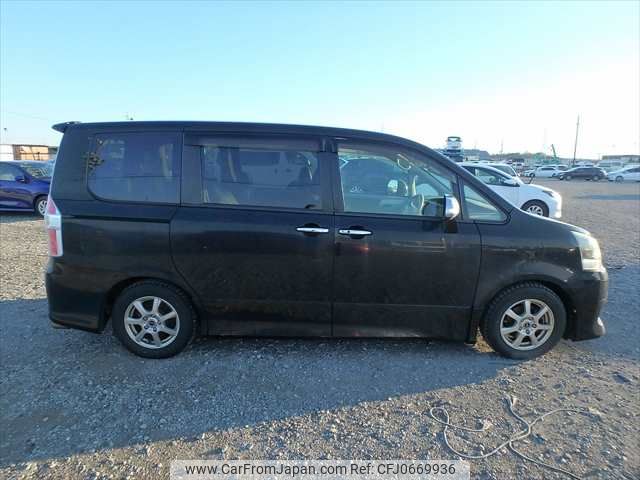 toyota noah 2009 NIKYO_KA24656 image 1