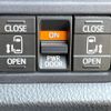 toyota voxy 2016 CFJ1683520 image 6
