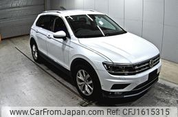 volkswagen tiguan 2019 CFJ1615315