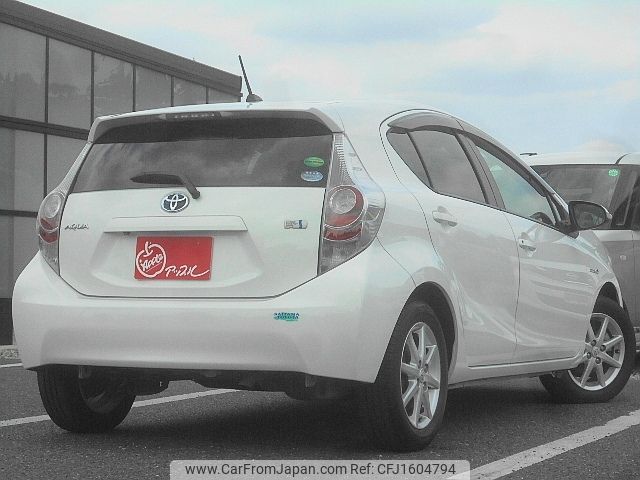 toyota aqua 2012 CFJ1604794 image 2
