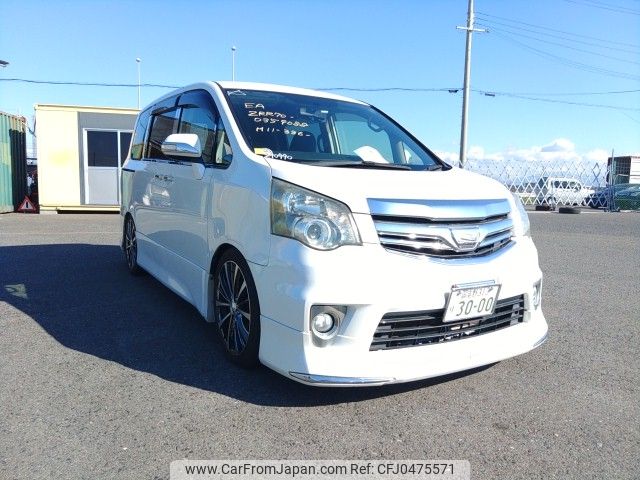 toyota noah 2010 ENHANCEAUTO_1_ea290990 image 1