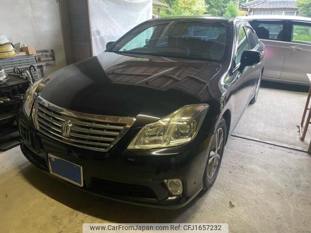 toyota crown 2010 CFJ1657232 image 1