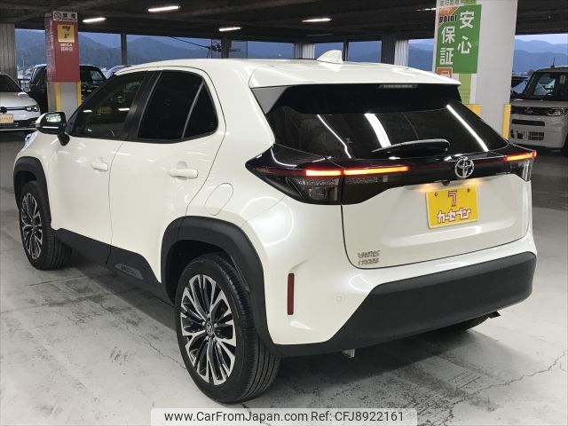 toyota yaris-cross 2022 CFJ8922161 image 2