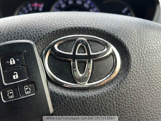 toyota esquire 2017 CFJ1515591 image 2