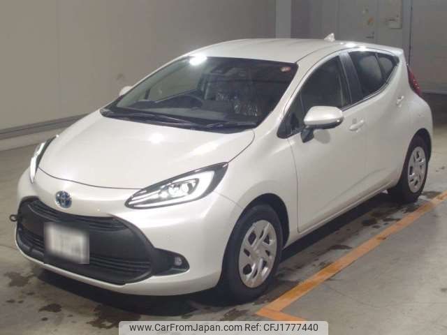 toyota aqua 2025 CFJ1777440 image 1