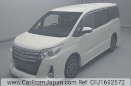 toyota noah 2014 CFJ1692672