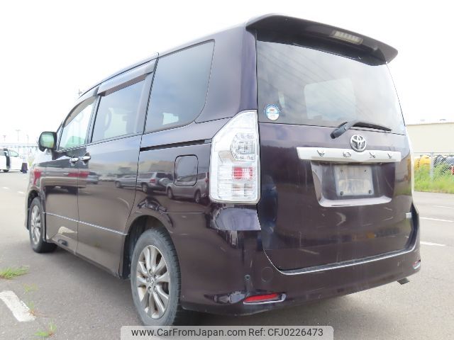 toyota voxy 2011 NIKYO_YK30996 image 1