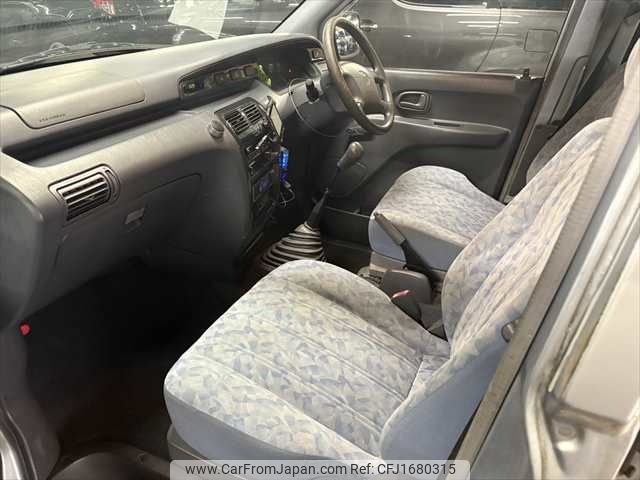 toyota townace-noah 1997 CFJ1680315 image 2