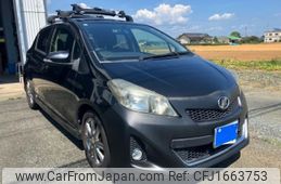toyota vitz 2013 CFJ1663753