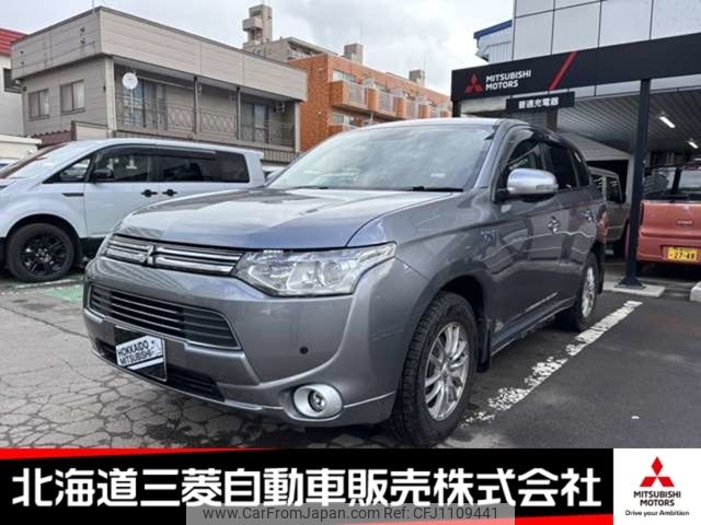 mitsubishi outlander-phev 2013 -MITSUBISHI--Outlander PHEV DLA-GG2W--GG2W-0001736---MITSUBISHI--Outlander PHEV DLA-GG2W--GG2W-0001736- image 1