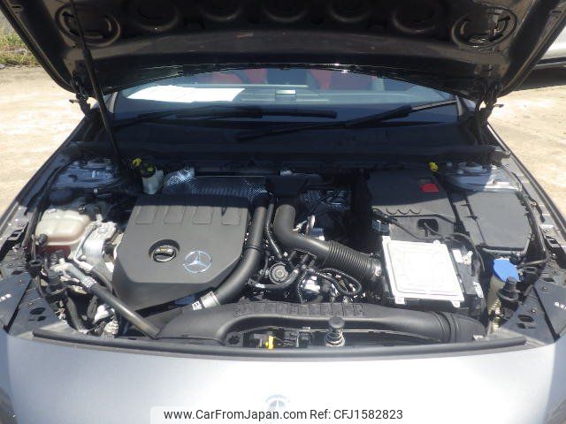 mercedes-benz a-class 2018 CFJ1582823 image 1