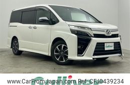 toyota voxy 2018 -TOYOTA--Voxy DBA-ZRR80W--ZRR80-0401530---TOYOTA--Voxy DBA-ZRR80W--ZRR80-0401530-