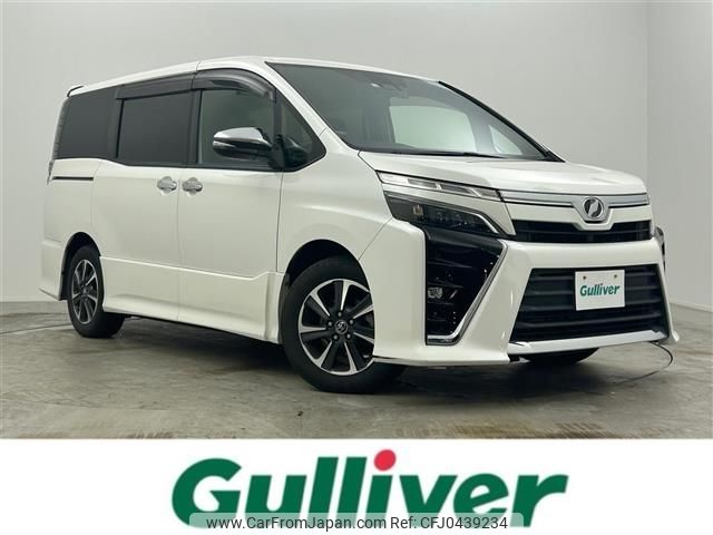 toyota voxy 2018 -TOYOTA--Voxy DBA-ZRR80W--ZRR80-0401530---TOYOTA--Voxy DBA-ZRR80W--ZRR80-0401530- image 1