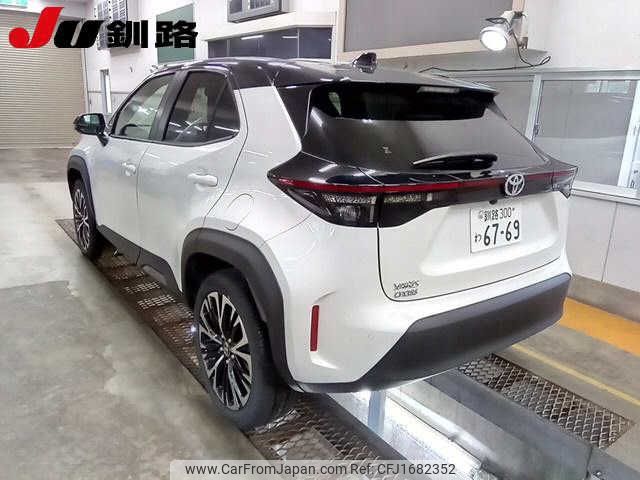 toyota yaris-cross 2024 CFJ1682352 image 2