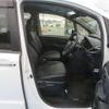 toyota voxy 2016 GOO_JP_988025033100601994002 image 38