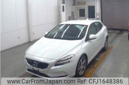 volvo v40 2016 CFJ1648386