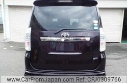 toyota voxy 2012 TE4689