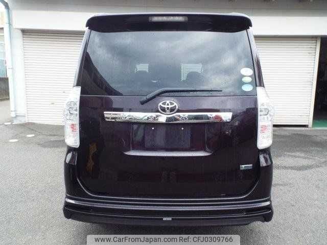 toyota voxy 2012 TE4689 image 1