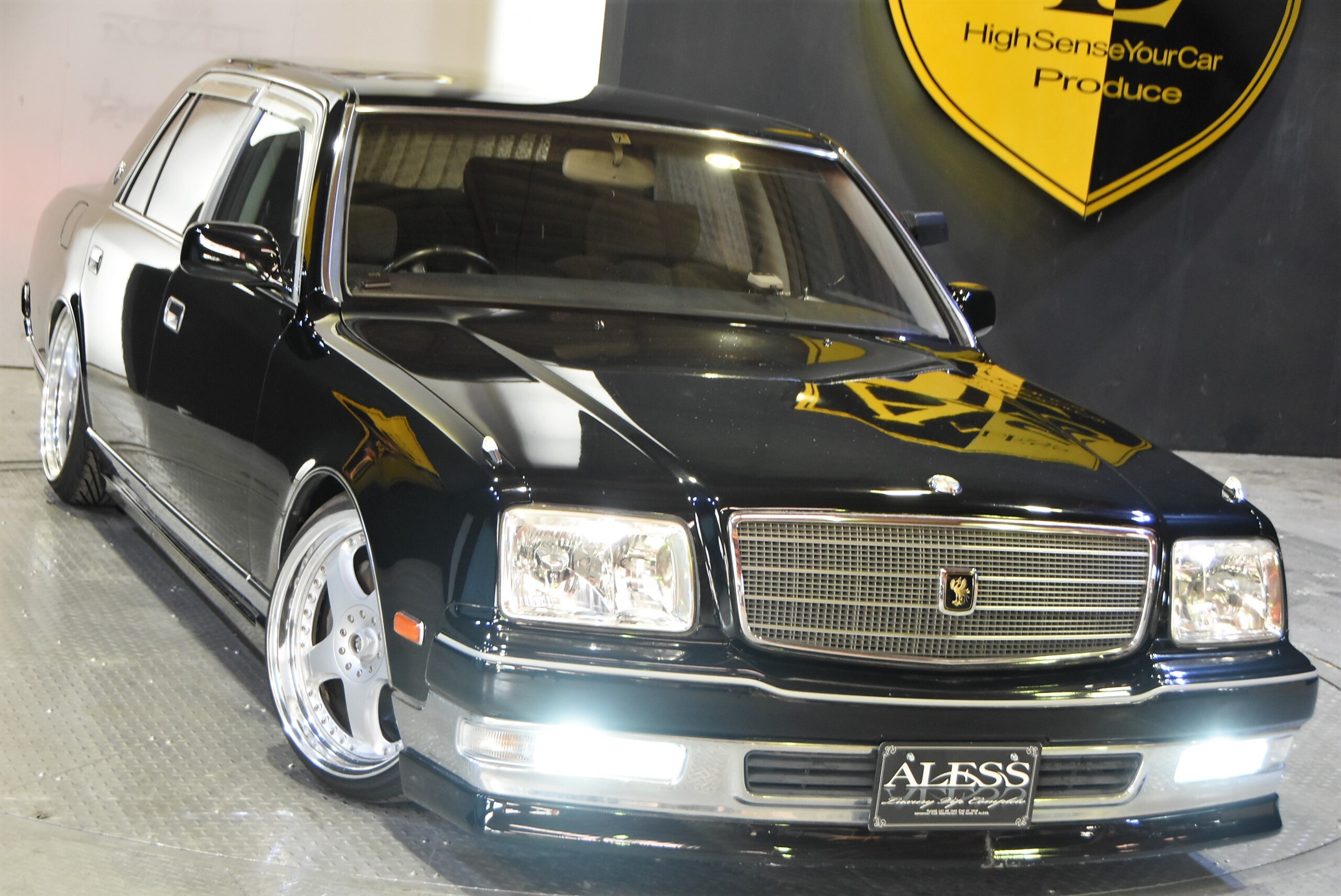 Used TOYOTA CENTURY 1997 CFJ8579393 in good condition for sale