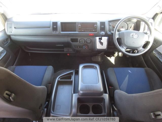 toyota hiace-commuter 2017 GOO_JP_700056043930250419001 image 2