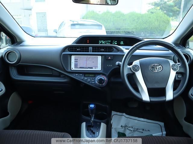 toyota aqua 2012 CFJ1737158 image 2