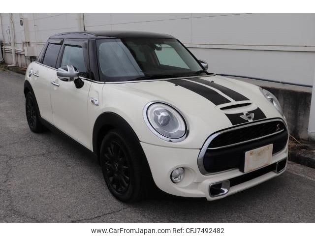 mini mini-others 2015 quick_quick_DBA-XS20_WMWXS72000T849300 image 1