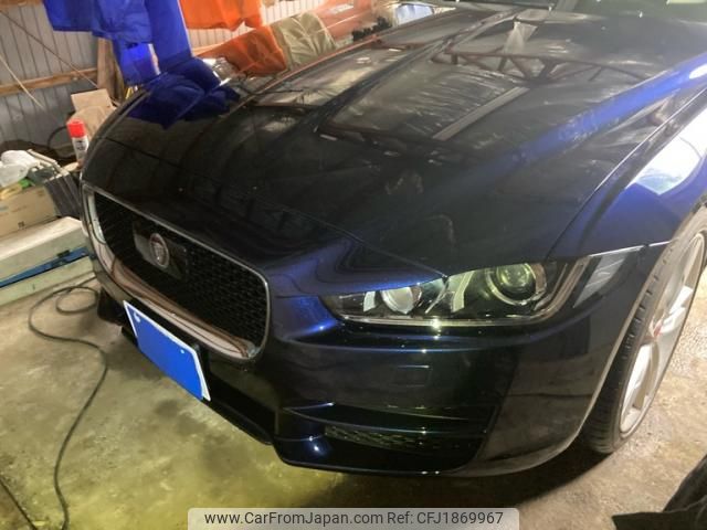 jaguar xe 2019 CFJ1869967 image 1