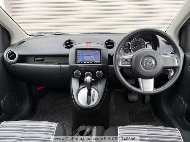 mazda demio 2013 CFJ1740566 image 2