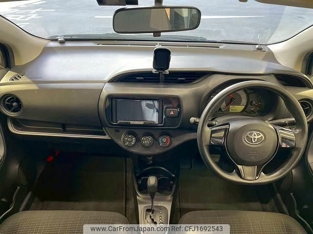 toyota vitz 2017 CFJ1692543 image 2