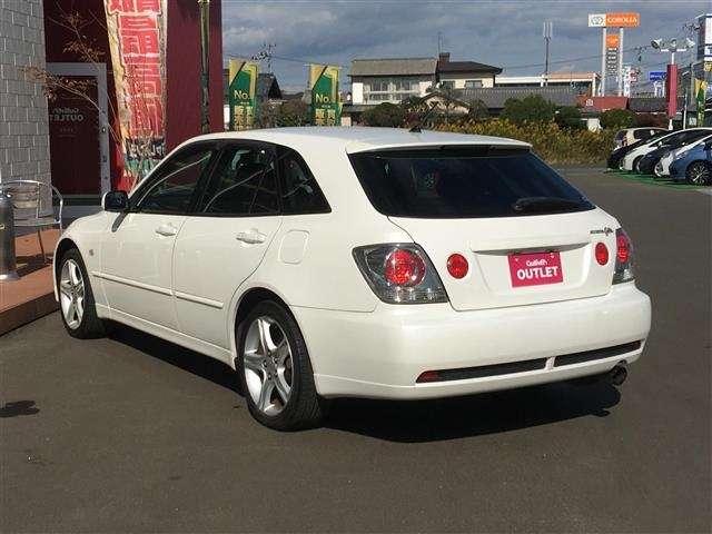toyota altezza-gita 2001 CFJ2804227 image 2