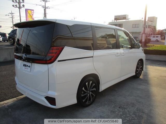 toyota noah 2024 -TOYOTA--Noah MZRA90W--MZRA90-0122081---TOYOTA--Noah MZRA90W--MZRA90-0122081- image 2