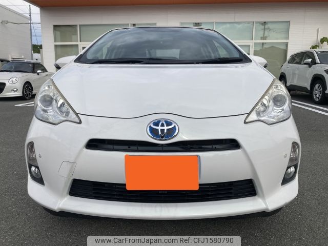 toyota aqua 2013 CFJ1580790 image 1
