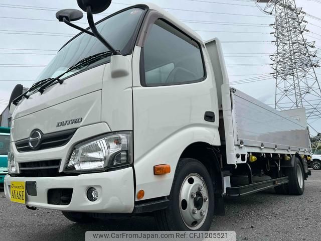 hino dutro 2017 GOO_NET_EXCHANGE_0500521A30250526W003 image 1