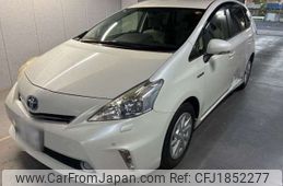 toyota prius-α 2013 CFJ1852277