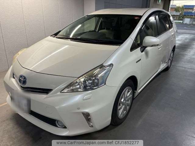 toyota prius-α 2013 CFJ1852277 image 1