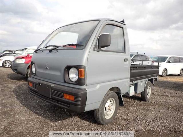 mitsubishi-minicab-truck-1993-1260-car_45e13a5c-4aac-49e1-8c86-248904e526e4