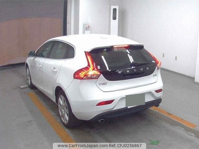 volvo v40 2019 quick_quick_LDA-MD4204T_YV1MVA8RDK2564471 image 2