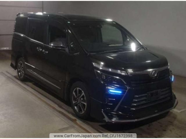 toyota voxy 2018 CFJ1672398 image 1