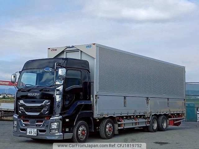 isuzu giga 2017 CFJ1819752 image 1