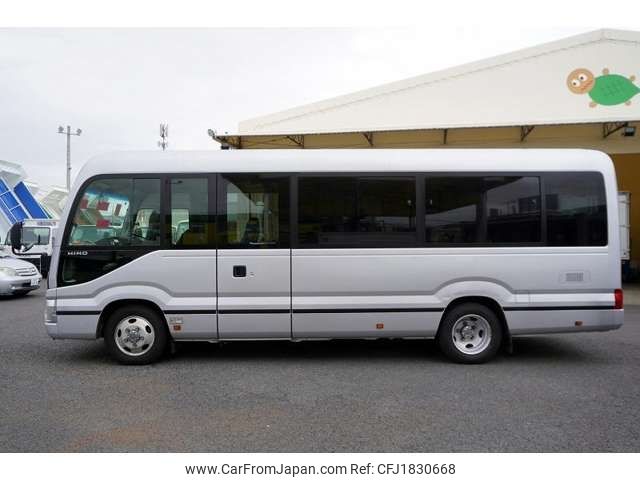 hino liesse 2017 CFJ1830668 image 2