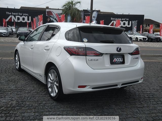 lexus ct 2011 -LEXUS--Lexus CT DAA-ZWA10--ZWA10-2024747---LEXUS--Lexus CT DAA-ZWA10--ZWA10-2024747- image 2