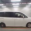 toyota noah 2013 CFJ1522107 image 4