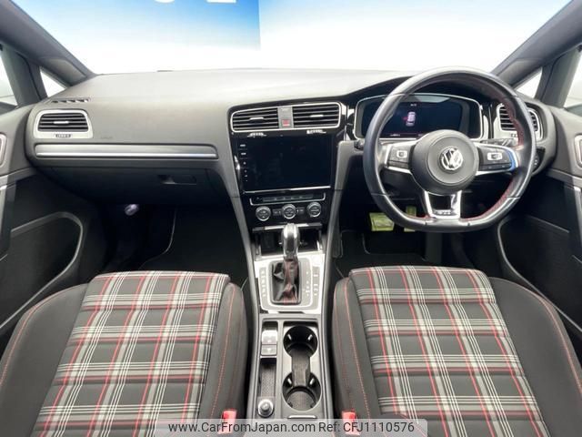 volkswagen golf-gti 2018 quick_quick_AUCHH_WVWZZZAUZJW222017 image 2