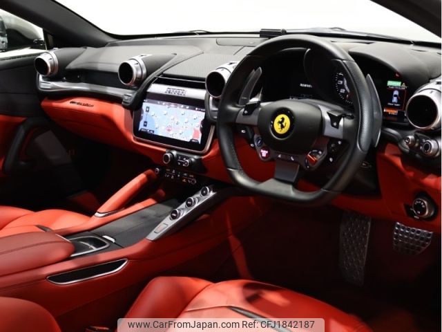ferrari ferrari-gtc4lusso 2019 CFJ1842187 image 2