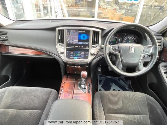 toyota crown-hybrid 2015 CFJ1764767 image 2