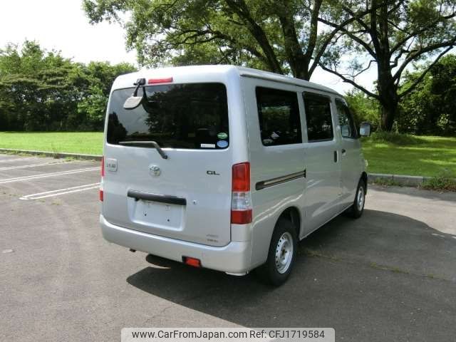 toyota liteace-van 2017 CFJ1719584 image 2