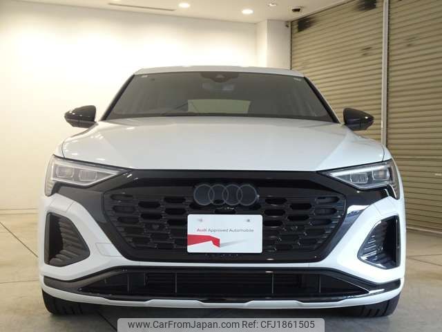 audi q8 2023 CFJ1861505 image 2