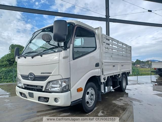 hino dutro 2018 GOO_NET_EXCHANGE_0401987A30231010W002 image 1