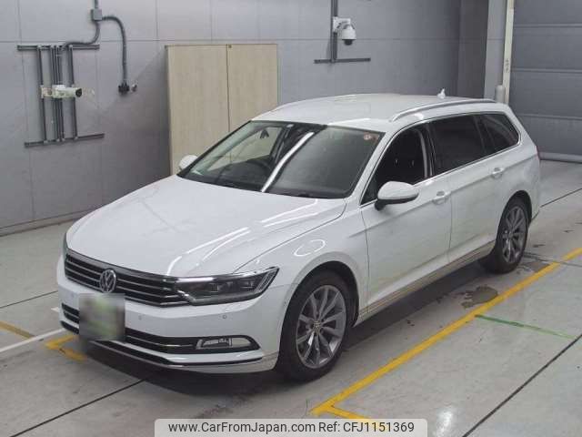 volkswagen passat-variant 2018 -VOLKSWAGEN--VW Passat Variant LDA-3CDFC--WVWZZZ3CZJE105886---VOLKSWAGEN--VW Passat Variant LDA-3CDFC--WVWZZZ3CZJE105886- image 1