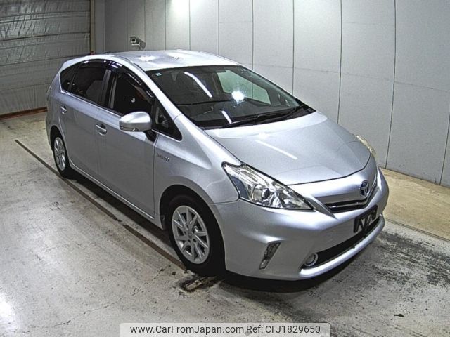 toyota prius-α 2013 CFJ1829650 image 1